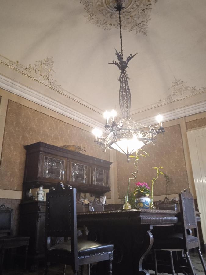 Bed And Books Isabella Bed & Breakfast Catania Bagian luar foto